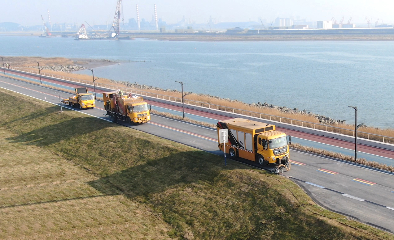 標線列車施工